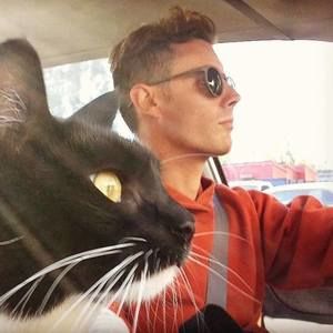 Meet your Posher, Chase